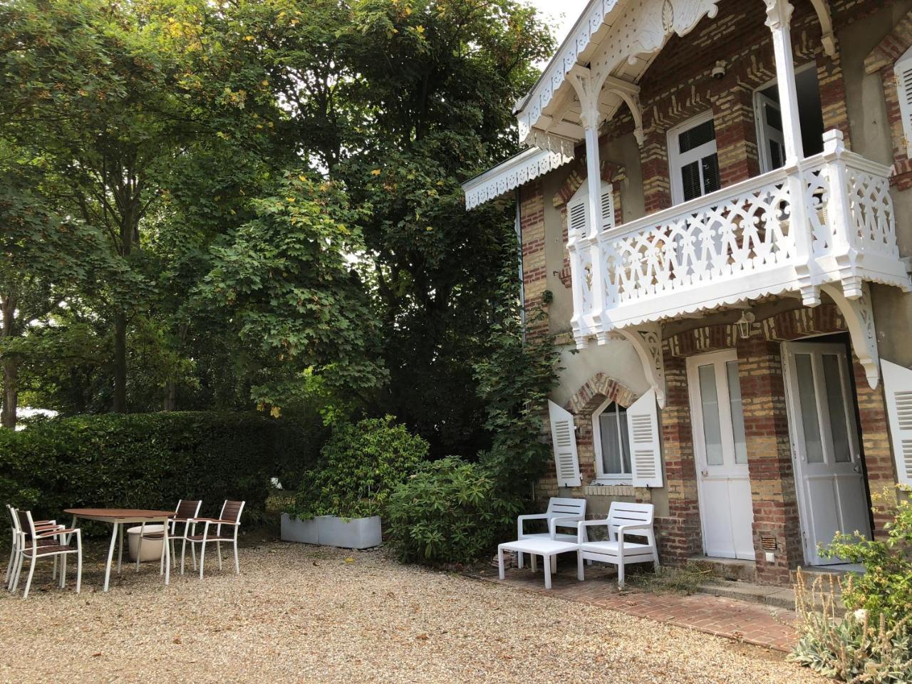 Les Graves Villa วิลเลอร์วิลล์ ภายนอก รูปภาพ